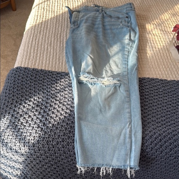 LC Lauren Conrad Blue Boyfriend Jeans with Distressed Knee - Picture 2 of 5